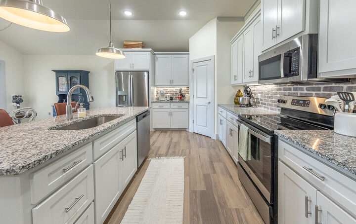 Property Photo: 5804 Valencia Avenue TX 79407