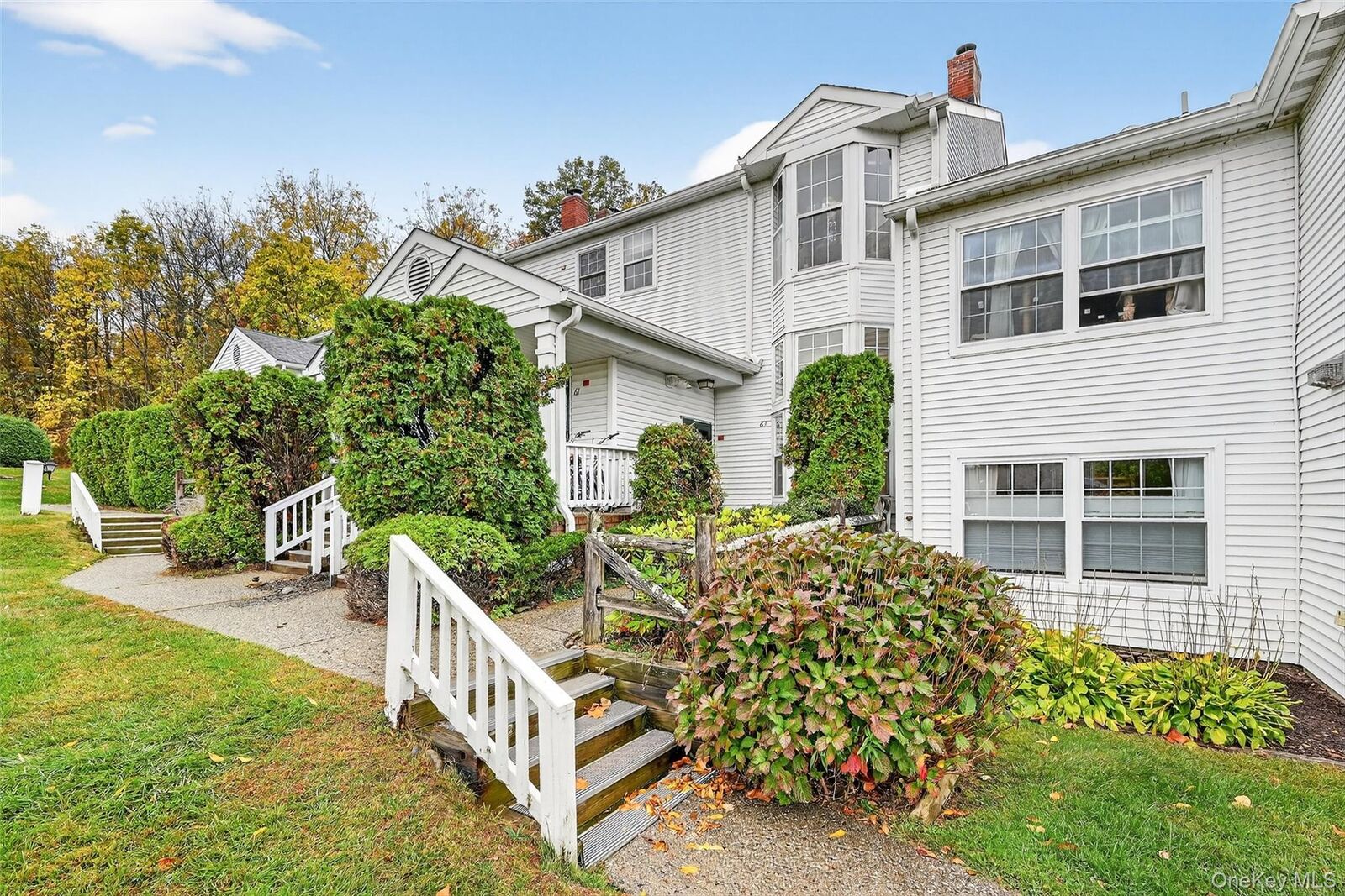 Property Photo:  63 The Knolls  NY 10990 