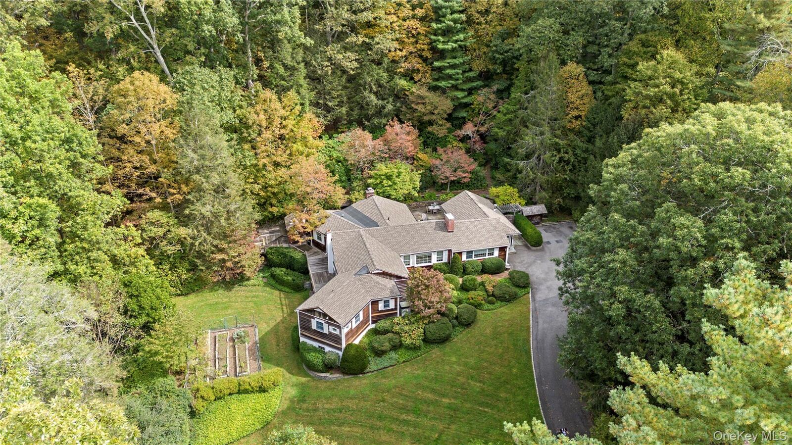 Property Photo: 40 Baylis Lane NY 10506