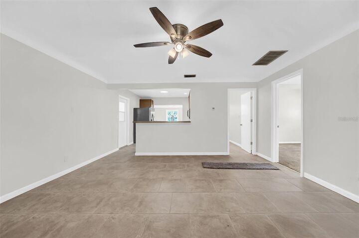 Property Photo: 9046 1st Street N FL 33702