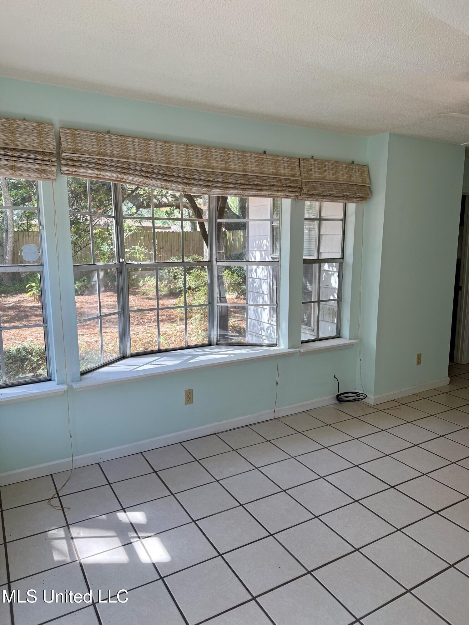 Property Photo:  2303 Fernwood Street  MS 39567 