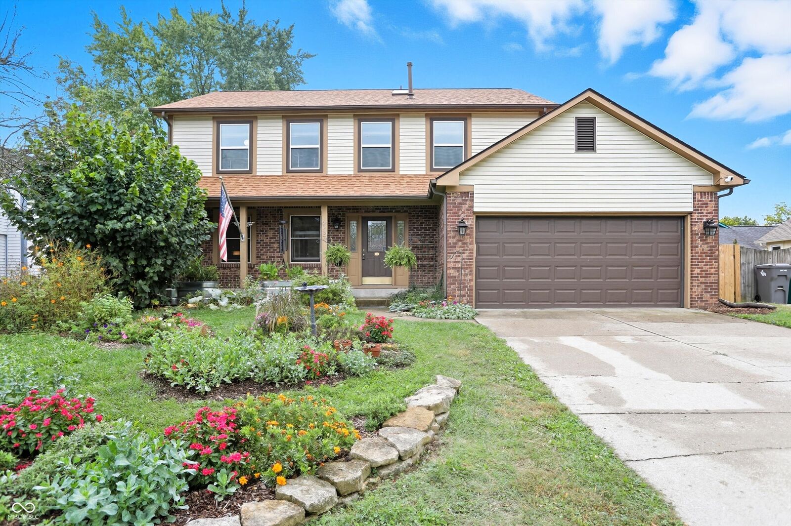 Property Photo: 6937 Mapleton Court IN 46214