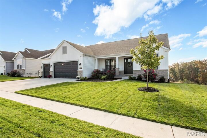 Property Photo: 420 Amberleigh Manor Drive MO 63385