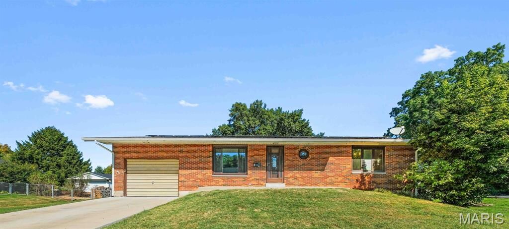 Property Photo:  210 Hazel Street  IL 62294 