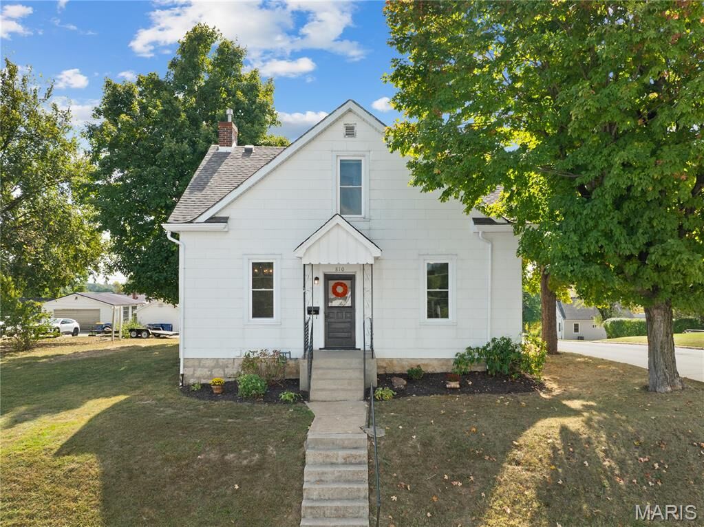 Property Photo:  810 W 8th Street  MO 63090 