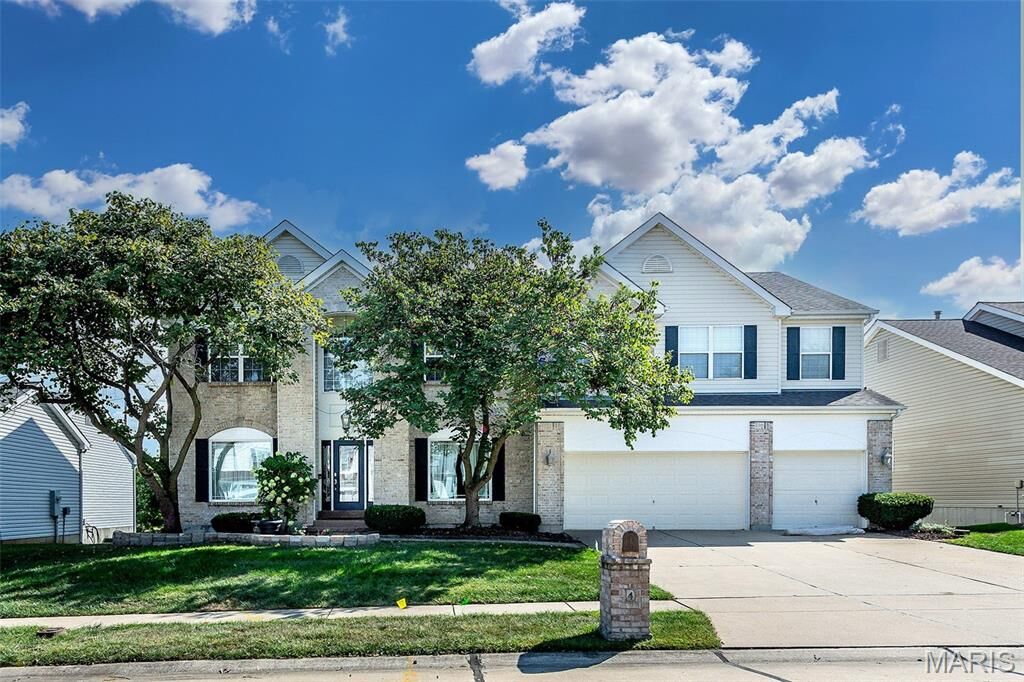 Property Photo: 4 Wolverton Court MO 63301