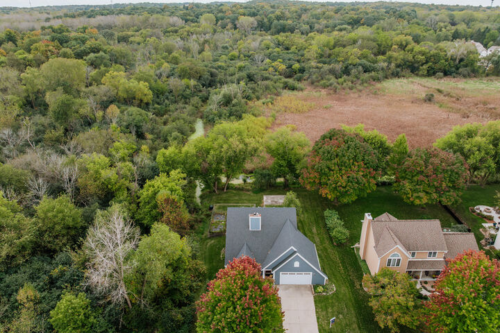Property Photo: 2221 Inverness Dr WI 53186