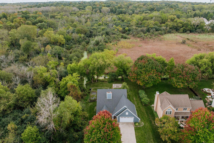 Property Photo: 2221 Inverness Dr WI 53186
