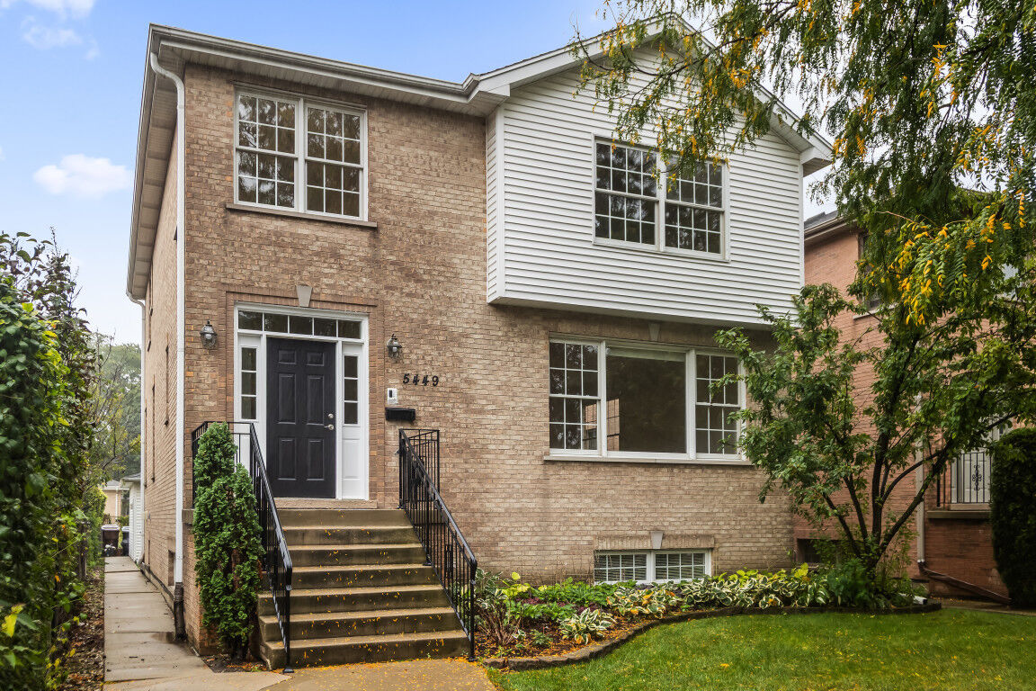 Property Photo: 5449 W Arcadia Street IL 60077