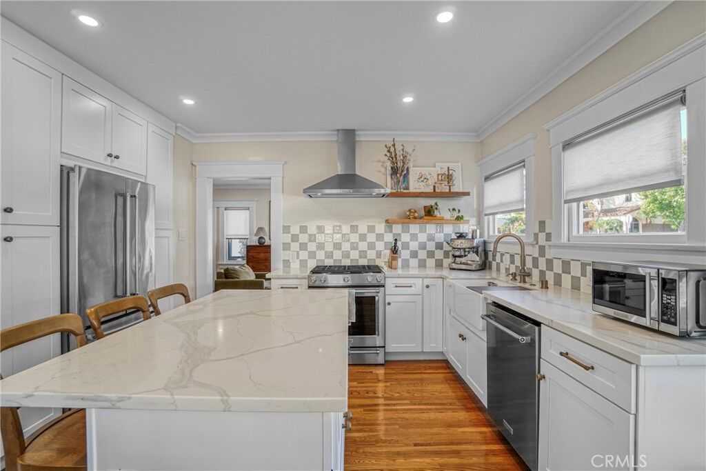 Property Photo:  4401 E Vermont Street  CA 90814 