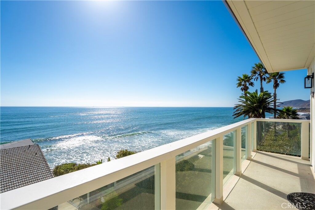 Property Photo: 11838 E Ebbtide Lane CA 90265