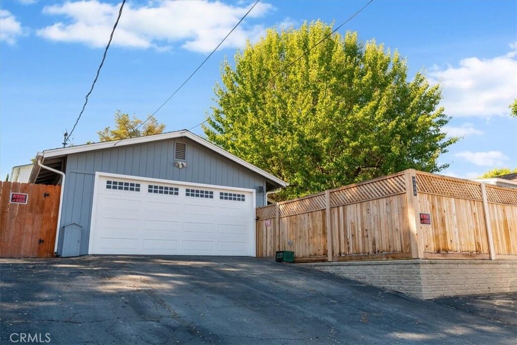 Property Photo:  4520 Mananita  CA 93422 