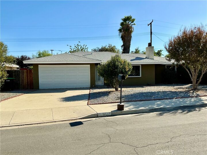 527 Fern  Hemet CA 92543 photo