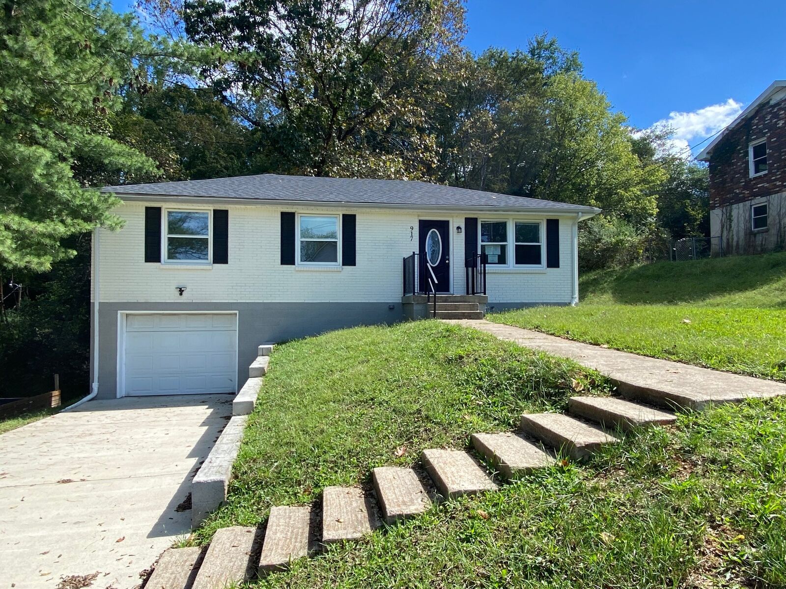 Property Photo:  917 E Happy Hollow Dr  TN 37040 