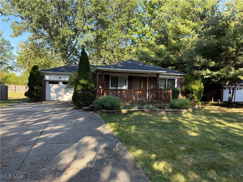 Property Photo: 1528 Dover Center Road OH 44145