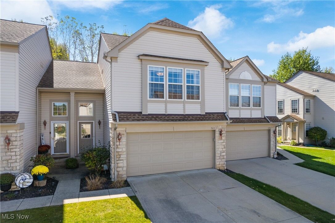 Property Photo: 1524 S Yorkshire Drive OH 44147