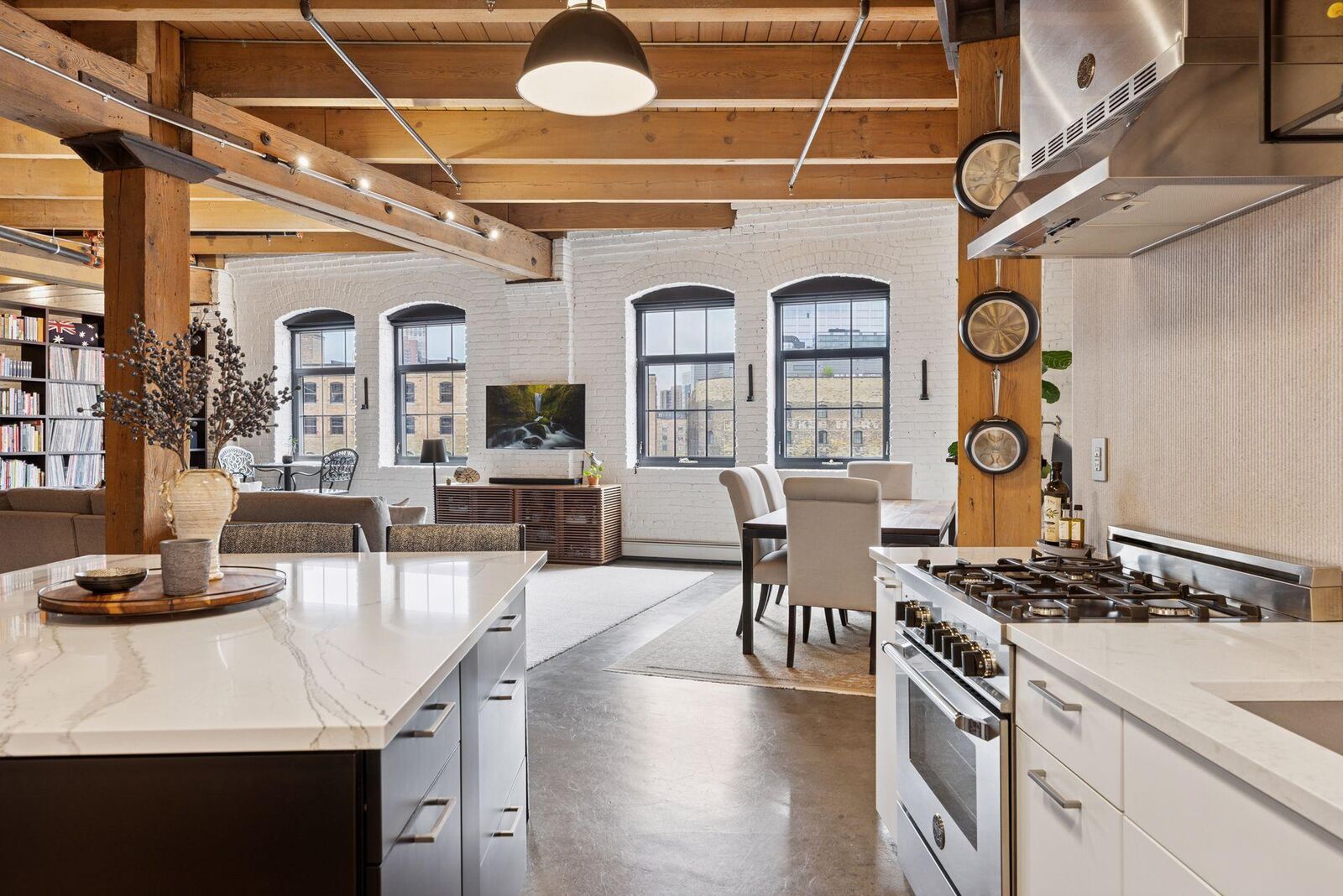 Property Photo:  404 Washington Avenue N 402  MN 55401 
