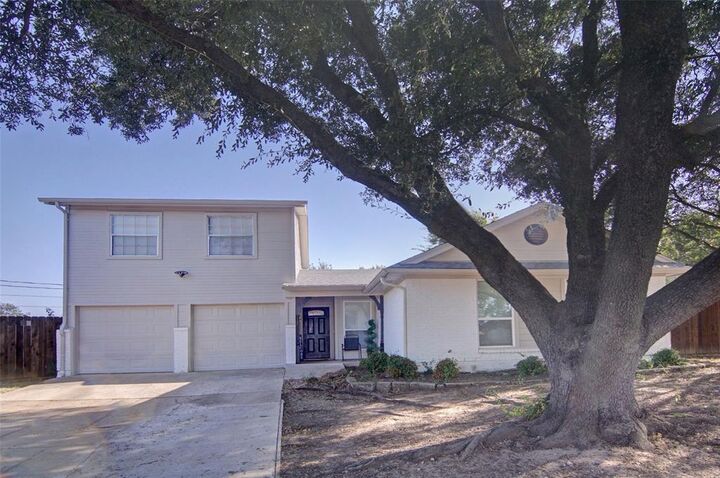 Property Photo: 6004 Old Mill Court TX 76148