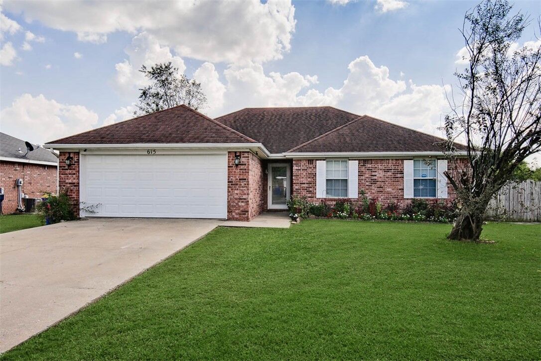 Property Photo:  615 Knight Avenue  AR 72745