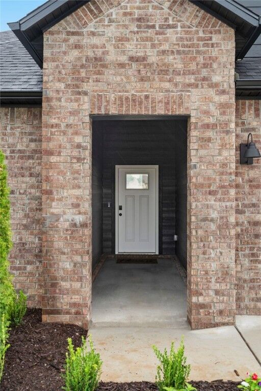 Property Photo: 407 W Taverner Xing AR 72730