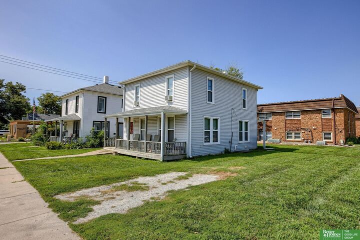 Property Photo: 1713 Lincoln Street NE 68008