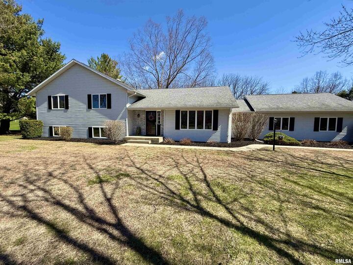 Property Photo:  107 Oakview Drive  IL 61448 