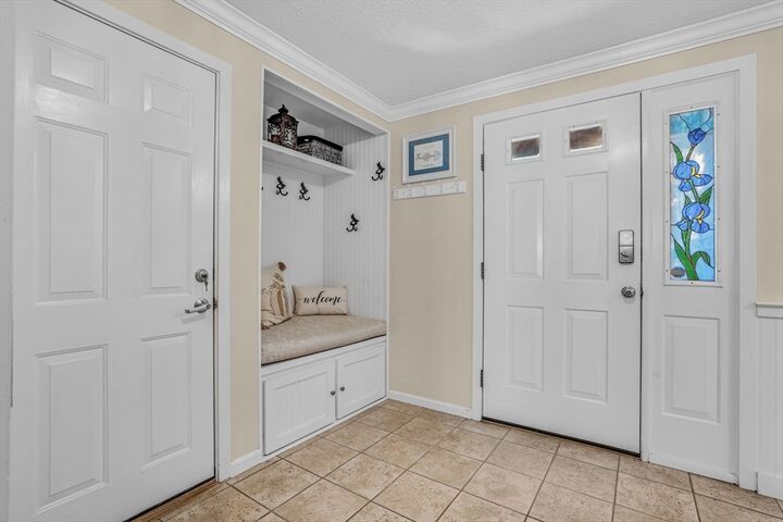 Property Photo:  14 Hawthorne Village D  MA 02038 