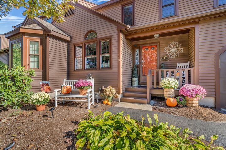 Property Photo:  14 Hawthorne Village D  MA 02038 