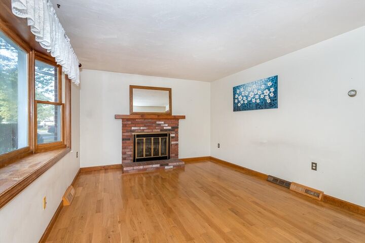 Property Photo:  6 Buena Vista Dr 6  MA 02038 