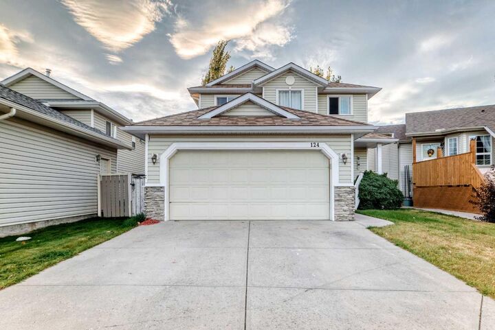 Photo de la propriété: 124 Creek Gardens Close NW AB T4B 2R5