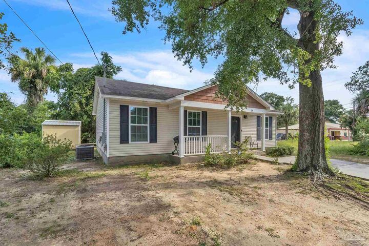 Property Photo:  205 E Hatton St  FL 32503 