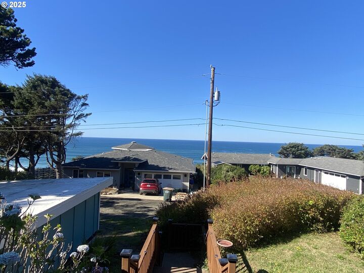 Property Photo: 9316 SW Abalone St OR 97366