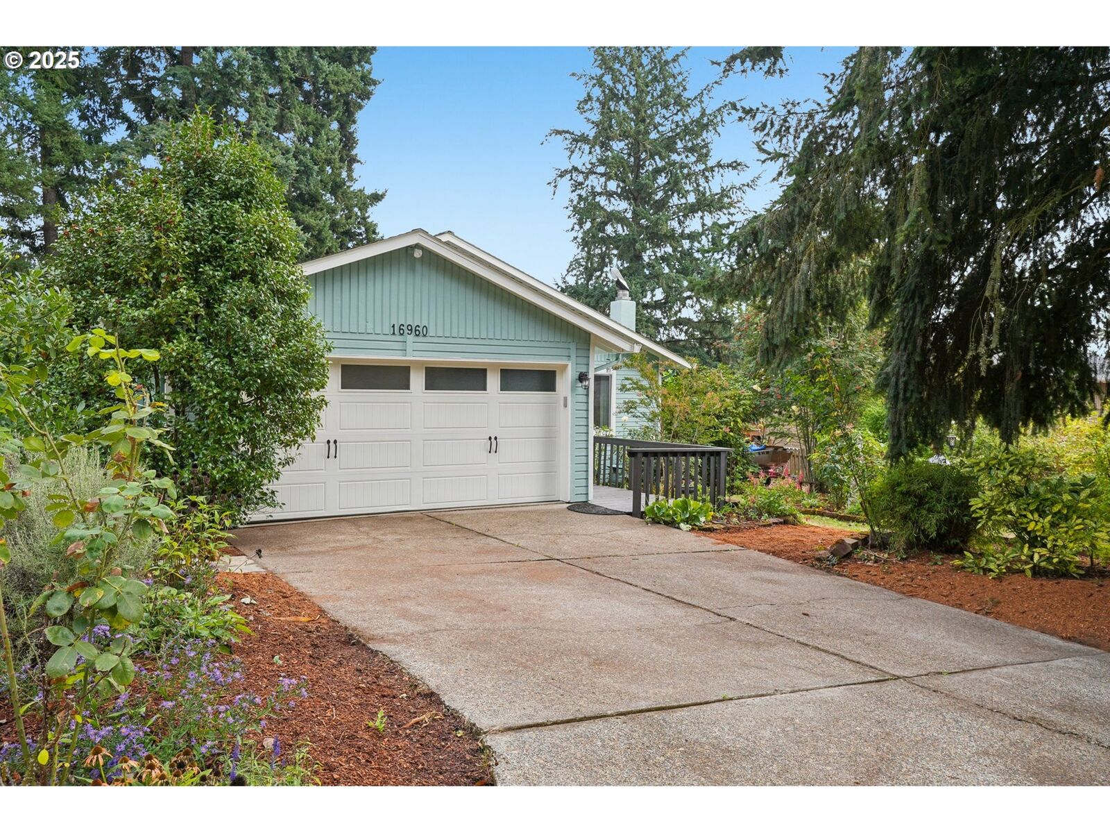 Property Photo:  16960 Denney Ct  OR 97035 