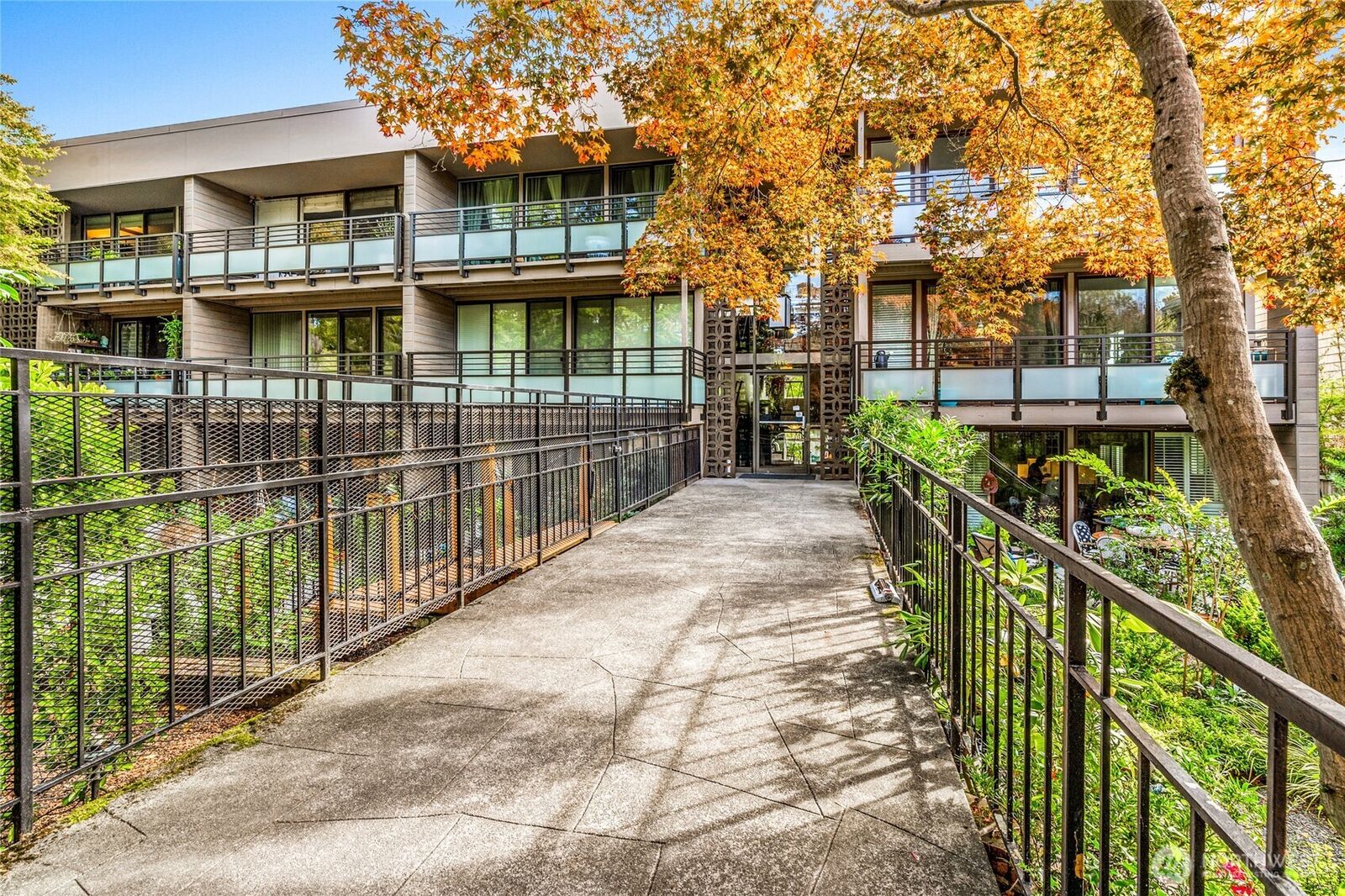 Property Photo:  1616  41st Avenue E 301  WA 98112 