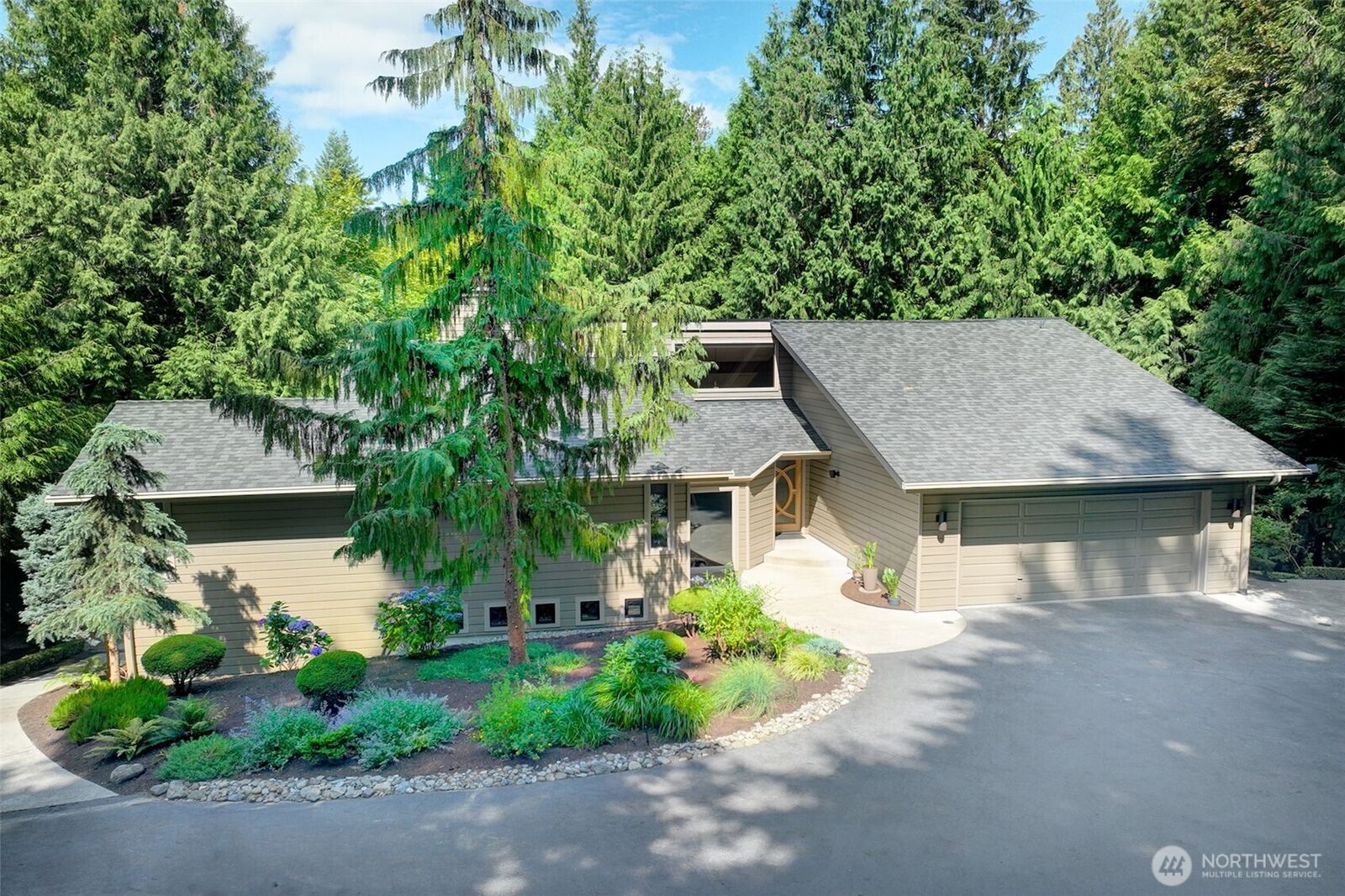 Property Photo:  19622 SE 19th Street  WA 98075 