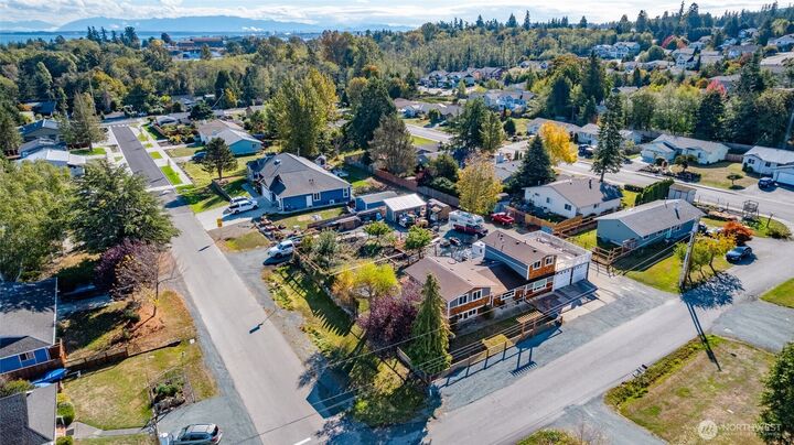 Property Photo: 1607 B Avenue WA 98221