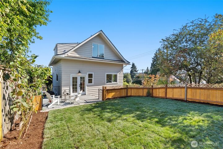 Property Photo:  603  24th Avenue E  WA 98112 