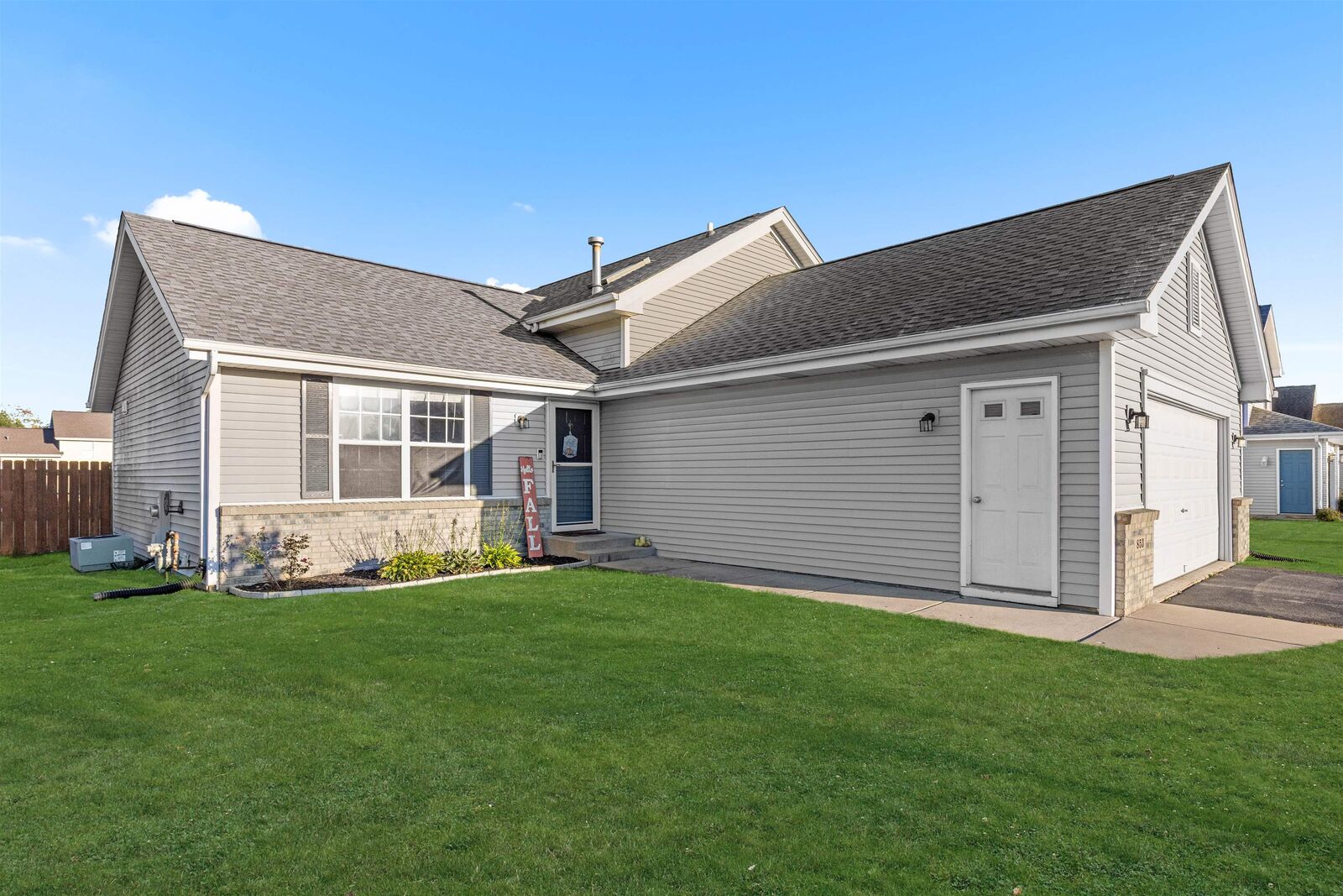 Property Photo:  853 Wynstone Way  IL 61072 