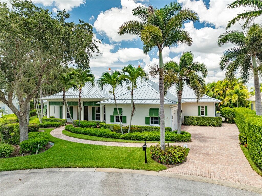 Property Photo:  409 S Palm Island Circle  FL 32963 
