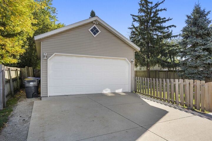Property Photo: 310 Elm Street WI 54956-3307