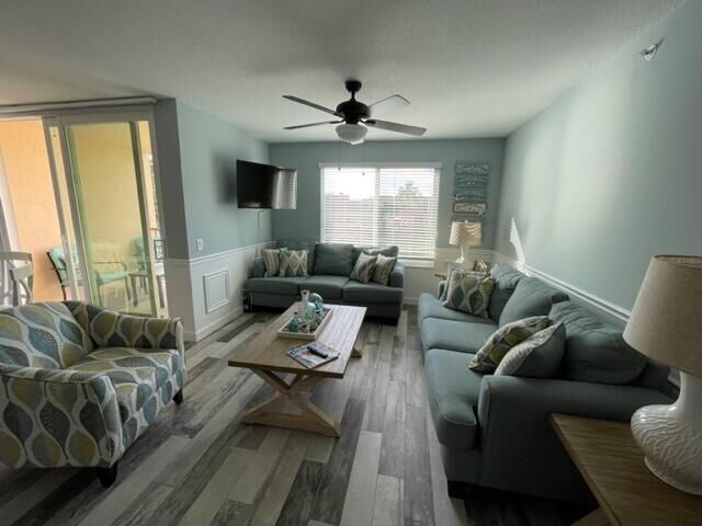 Property Photo: 110 Villa Circle 110 FL 33435