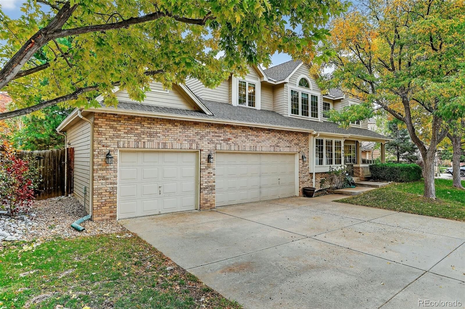 Property Photo: 7060 S Oak Court CO 80127