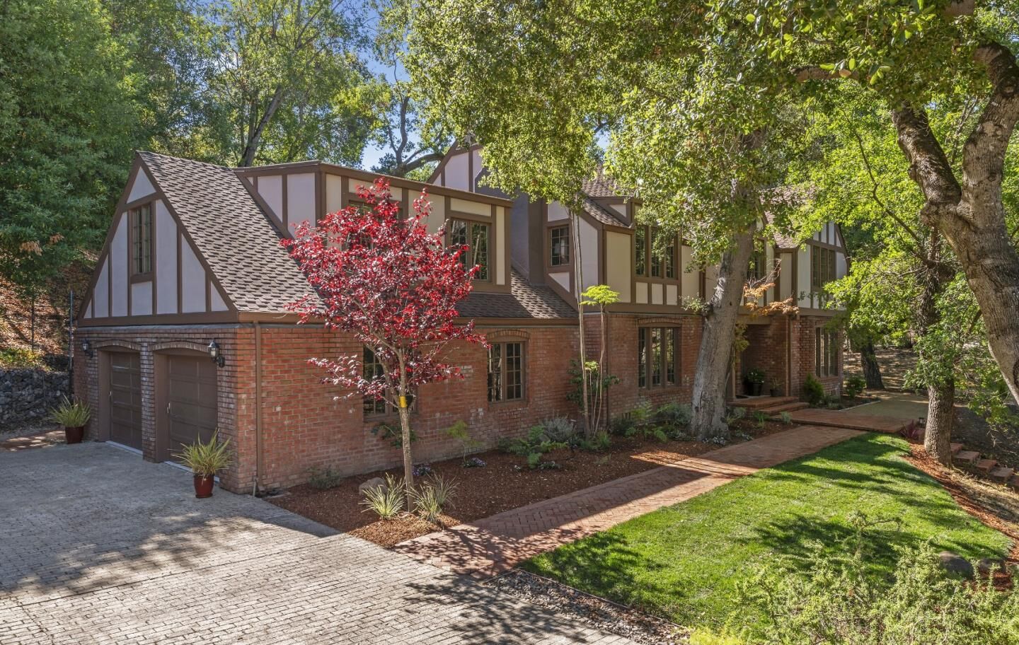 Property Photo: 21700 Via Regina CA 95070