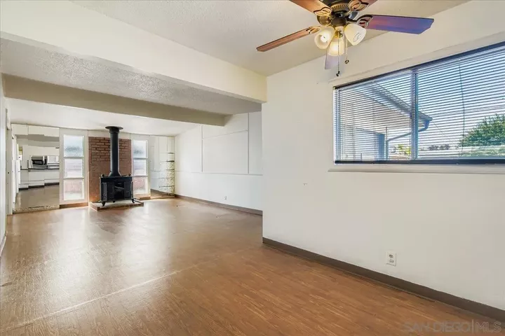 Property Photo: 5113 Bellvale Ave CA 92117