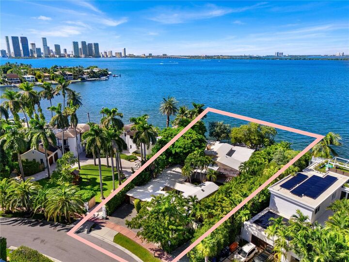 Property Photo: 444 W Rivo Alto Dr FL 33139