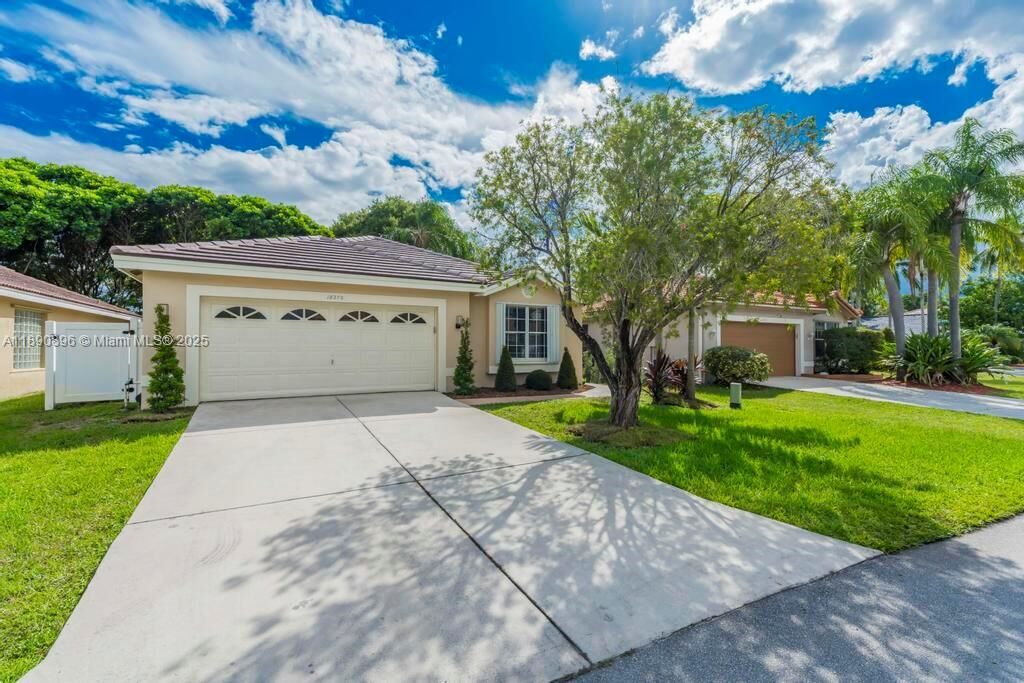 Property Photo: 18270 NW 19th St FL 33029