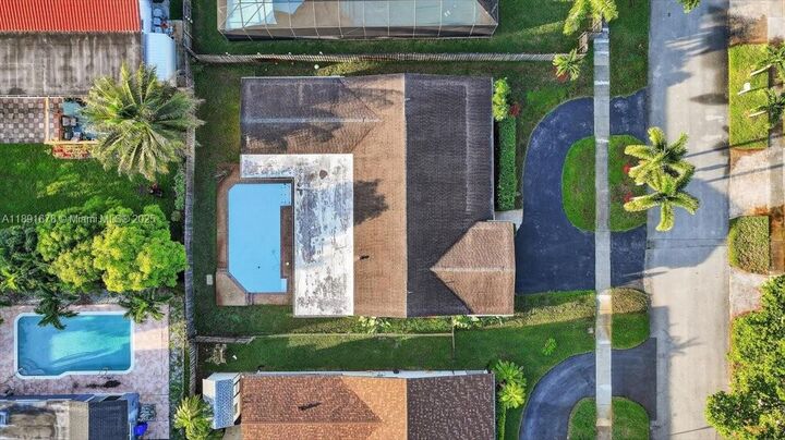 Property Photo: 1621 NW 110th Ter FL 33026
