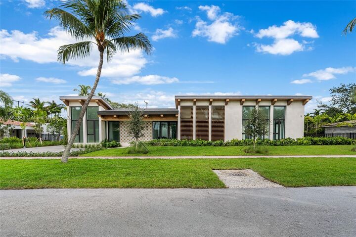 Property Photo: 6716 San Vicente St FL 33146