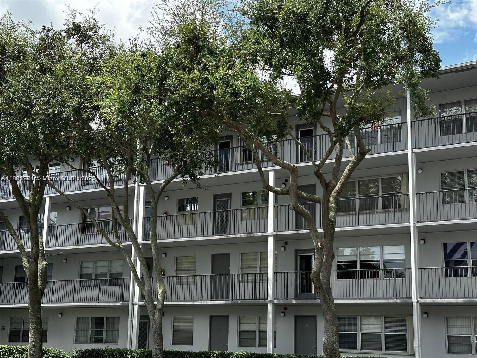 Property Photo: 400 SW 134th Way 406F FL 33027