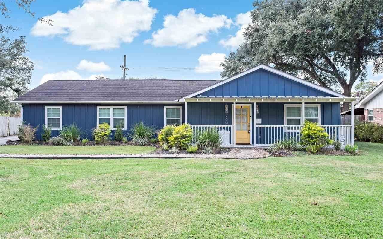 Property Photo:  260 W Caldwood  TX 77707 